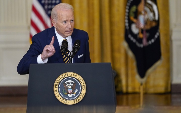 Biden adresoval novinárovi z Fox News vulgárnu poznámku, neskôr mu zatelefonoval