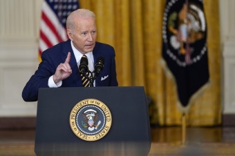 Biden adresoval novinárovi z Fox News vulgárnu poznámku, neskôr mu zatelefonoval