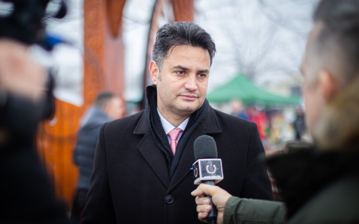 Ako to vyzerá, keď opozičný líder Márki-Zay robí kampaň pre Orbána