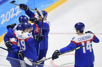 Slovenskí hokejisti postúpili do štvrťfinále, Nemcov zdolali 4:0