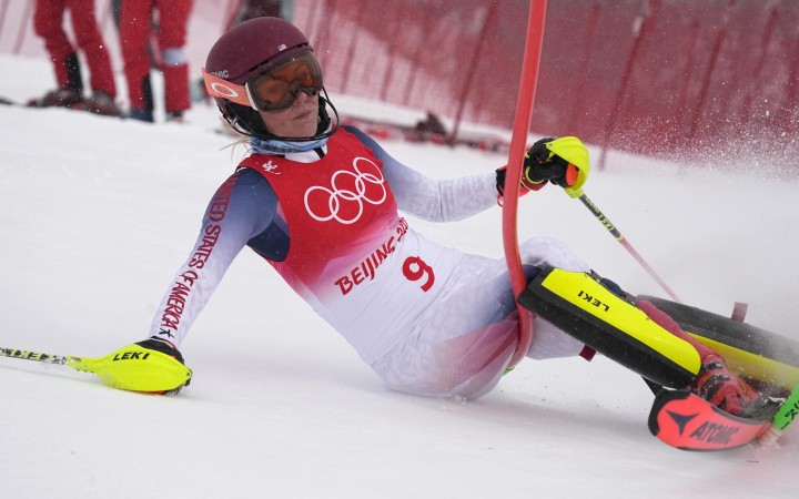 Shiffrinová nedokončila už tretiu súťaž v Pekingu, kombináciu vyhrala Gisinová