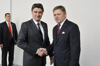 Hlava štátu alebo kráľ konšpirátorov?