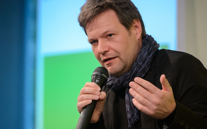 Nemecko chce odložiť odstavenie atómových elektrární