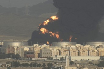 Jemenskí povstalci zaútočili na zásobník ropnej spoločnosti Saudi Aramco v sauds