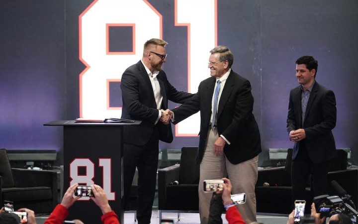 Marián Hossa oficiálne ukončil kariéru, Chicago vyradí jeho 81-ku