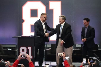 Marián Hossa oficiálne ukončil kariéru, Chicago vyradí jeho 81-ku