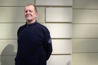 „Kedysi som si ponožky štopkal, už to nerobím. Dnes už neopravujeme nič, ani top