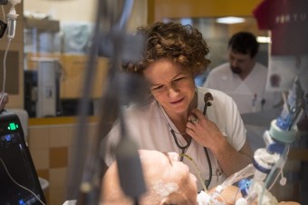 Od krvavej vojnovej medicíny späť do čistých nemocníc, kde smrť vieme oddialiť