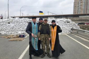 Spovedajú v podzemí, liturgiu slúžia na stanici metra, katechizujú vojakov