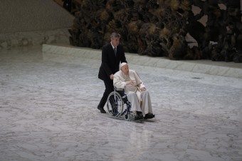 Pápež František pre zdravotné problémy možno odloží návštevu Libanonu