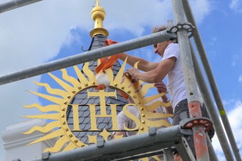 Na žilinský Kostol obrátenia svätého Pavla vrátili jezuitský monogram IHS