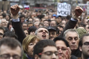 V nedeľu budú ďalšie protesty. V Bratislave a v Humennom