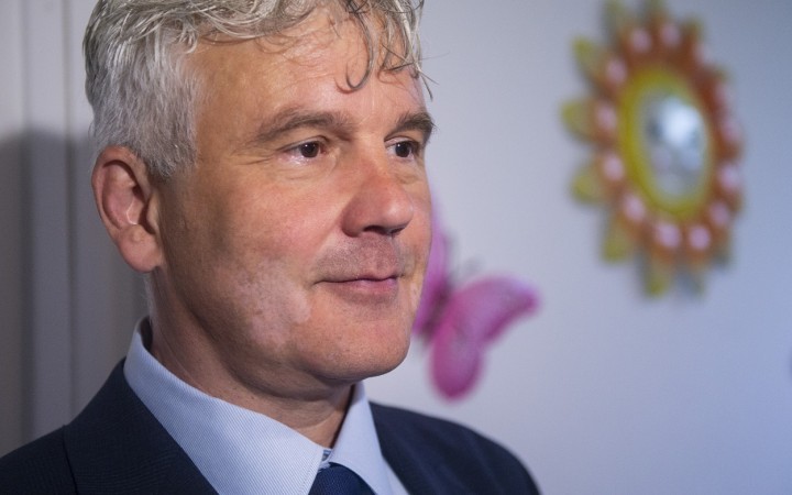 Hájiť bude záujmy i homosexuálnych detí, adopcie pármi rovnakého pohlavia nechce