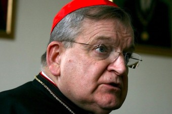 Kardinál Burke príde na Slovensko, bude mať prednášku aj tridentskú omšu