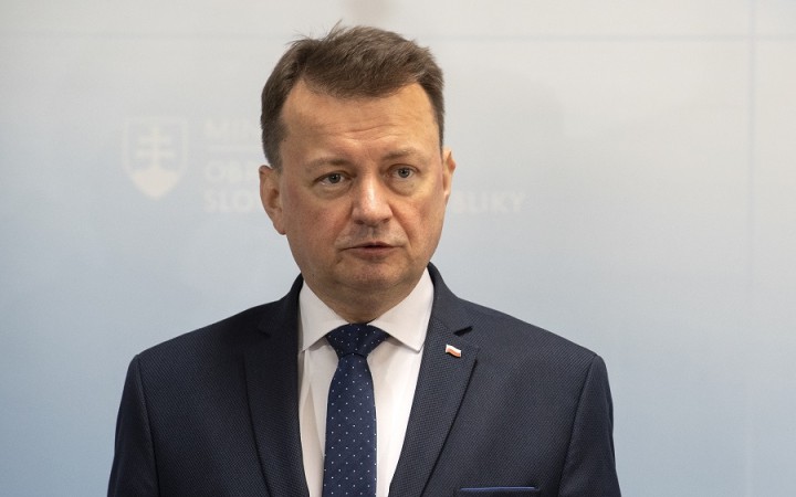Výcvik použitia zbraní by malo mať čo najviac ľudí