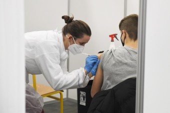 Nemeckí lekári volajú po otvorenej diskusii bez nálepky antivaxerstva