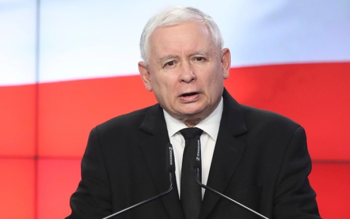 Jaroslaw Kaczyňski odstúpil z funkcie podpredsedu vlády