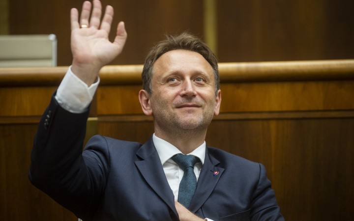 Minister pôdohospodárstva Samuel Vlčan ostáva vo funkcii