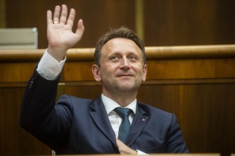 Minister pôdohospodárstva Samuel Vlčan ostáva vo funkcii