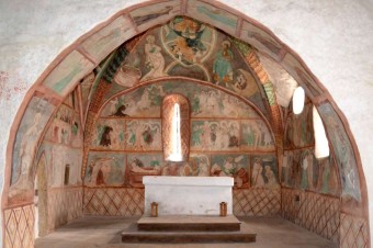Zabudnite na legendy o templároch. Ludrovský kostol skrýva omnoho väčšie poklady