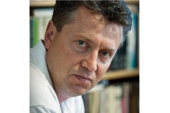 Ak prídu politické tlaky, odídem