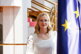 Poslankyňa Marcinková propaguje módne značky. Výbor prešľap nevidí, právnici áno