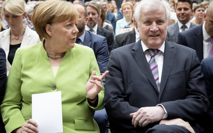 Merkelová verzus Seehofer: Teraz ide naozaj o všetko