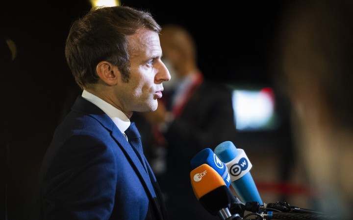 Francúzsky prezident Emmanuel Macron v piatok slovne odsúdil "zverstvá" vo výcho