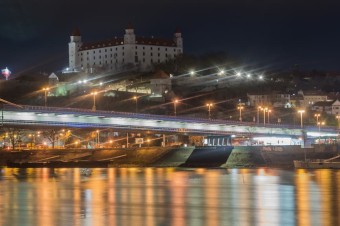 Povinná práca z domu, 19 stupňov v kancelárii či vypnutie osvetlenia pamiatok