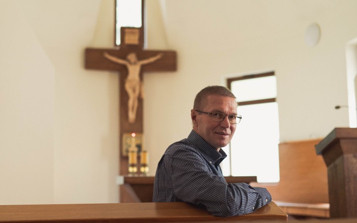 „Cudzinci nás dokážu pozitívne formovať a ataky na nich idú proti samotnému evan