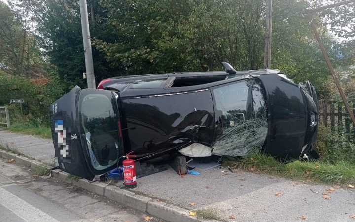 Opitý vodič, ktorý zrazil na chodníku v Čadci matku s deťmi, ide do väzby