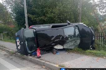 Opitý vodič, ktorý zrazil na chodníku v Čadci matku s deťmi, ide do väzby