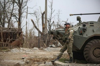 Dvaja ruskí dobrovoľní vojaci strieľali do svojich kolegov, zomrelo 11 ľudí