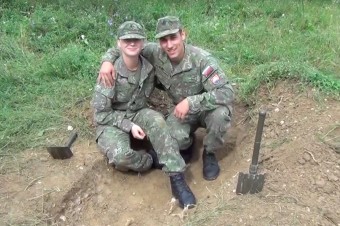 Ako láka naša armáda do svojich radov? (video)