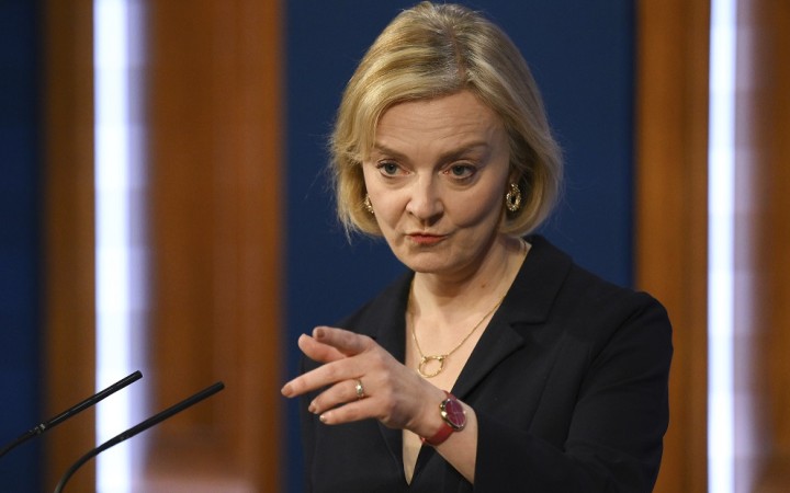 Liz Trussová rezignovala. Vo funkcii bola menej ako dva mesiace