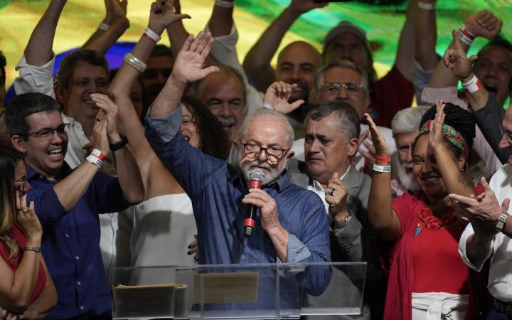 Lula da Silva veľmi tesne porazil úradujúceho Bolsonara