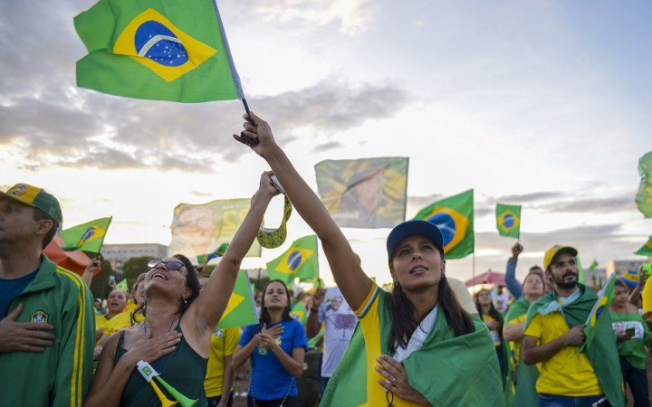 Podporovatelia brazílskeho prezidenta Jaira Bolsonara zablokovali cestné komunik