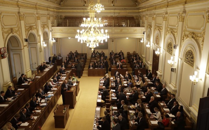 Českí poslanci rozhodli o znížení dôchodkov prominentom komunistického režimu