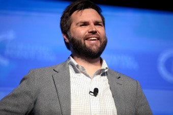 Autor bestselleru o americkej chudobe sa stal senátorom za Ohio