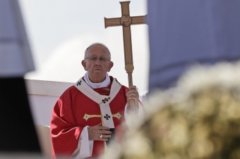 Pápež na Sicílii vyzval členov mafie, aby upustili od života v zločine a násilí
