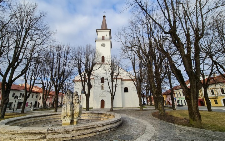V Starej Ľubovni 17. novembra konsekrovali Farský kostol sv. Mikuláša, ktorý upl
