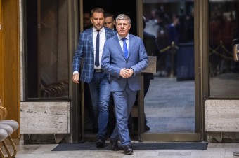 Vláda sa do defenzívy dostala sama