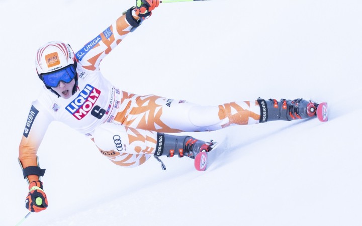Petra Vlhová skončila tretia v obrovskom slalome, vyhrala Marta Bassinová