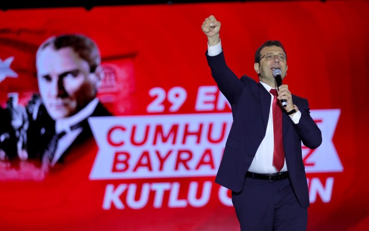 Primátor Istanbulu putuje do žalára, Erdoğan sa tak zbavil úhlavného nepriateľa