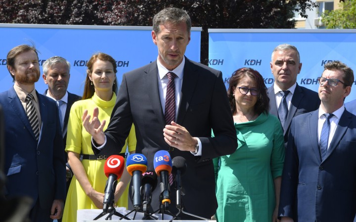 Je čas, aby sa KDH prestalo pozerať na Dzurindu a samo s niečím prišlo