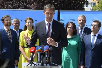 Je čas, aby sa KDH prestalo pozerať na Dzurindu a samo s niečím prišlo