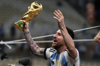 Argentína zdolala Francúzsko po penaltách, nestačil ani hetrik Mbappého