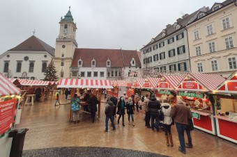 Bratislavské vianočné trhy sú tento rok hlavne o konzume