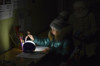Masívne výpadky elektrického prúdu na Ukrajine nepríjemne zasahujú milióny ľudí 