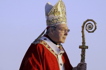 Dlhý tieň kardinála Pella